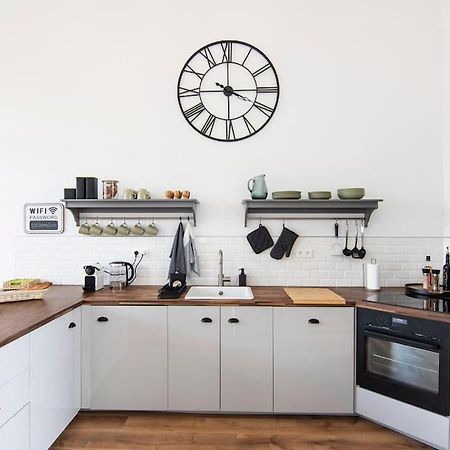 Treize Maison 3 Bed House In Centre Of Saint Severin Экстерьер фото