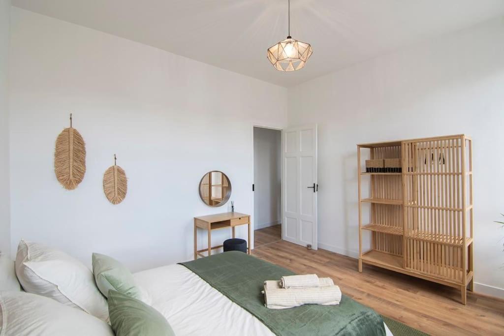Treize Maison 3 Bed House In Centre Of Saint Severin Экстерьер фото